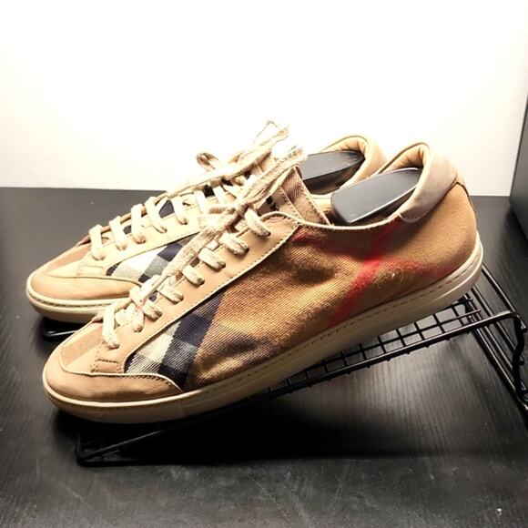 *BURBERRY* NOVA CHECK *PLAID* CANVAS *LEATHER CAP TOE* WOMAN'S SIZE 40 SNEAKERS - Picture 1 of 16